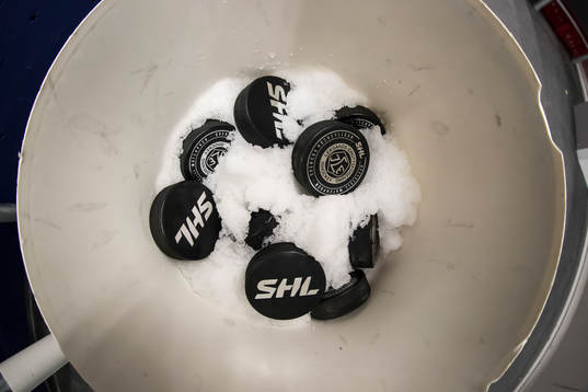 Pucker i ishink innan ishockeymatchen i SHL mellan Leksand