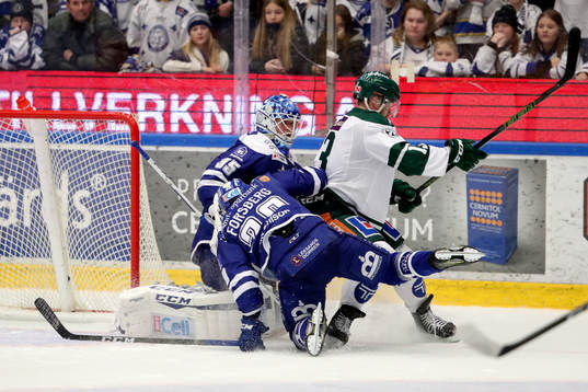 Leksands Tobias Forsberg och målvakt Atte Engren och