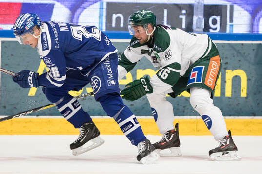 Leksands Patrik Norén jagas av Färjestads Alexander