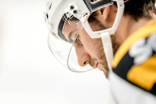 Skellefteås Bud Holloway före ishockeymatchen i SHL