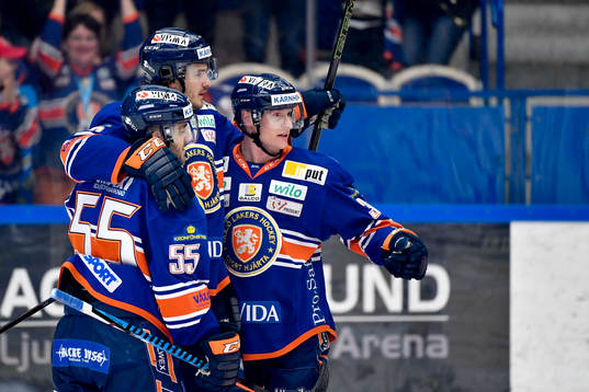 Växjös Nick Bailen, Dennis Everberg och Olli Palola jublar