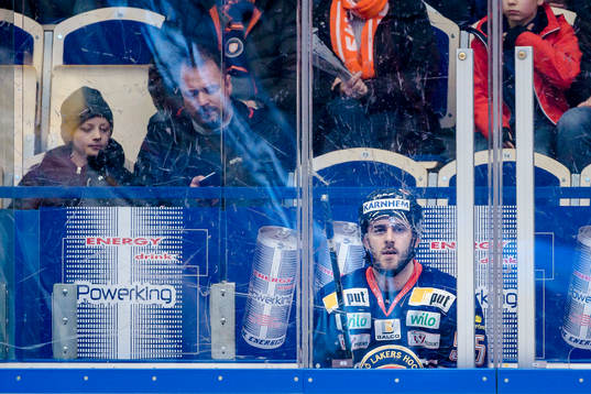 Växjös Nick Bailen i utvisningsbåset