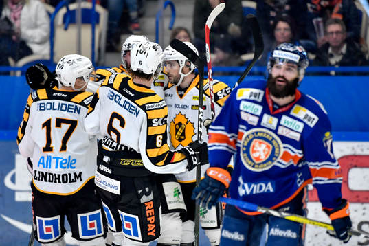 Skellefteås Bud Holloway jublar