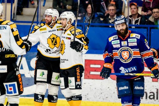 Skellefteås Bud Holloway jublar