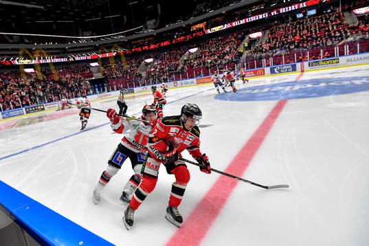 Örebros Daniel Viksten och Malmö Redhawks Erik Andersson