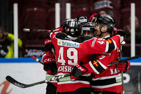 Malmö Redhawks spelare jublar