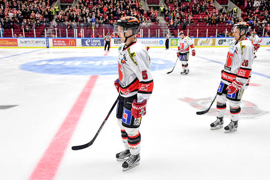 Örebros Gustav Backström och Marcus Weinstock deppar