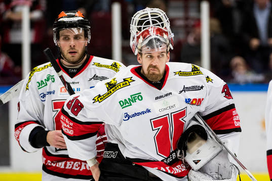 Örebros målvakt Axel Brage deppar