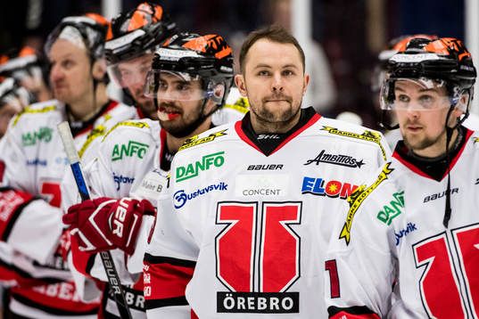 Örebros målvakt Julius Hudacek deppar