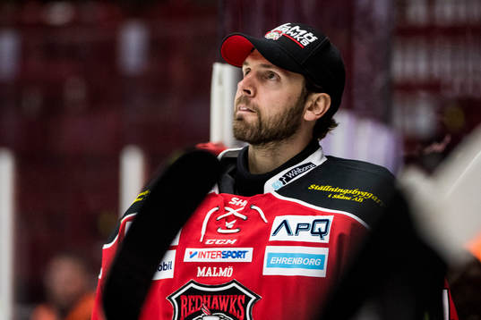 Malmö Redhawks målvakt Cristopher Nihlstorp i båset