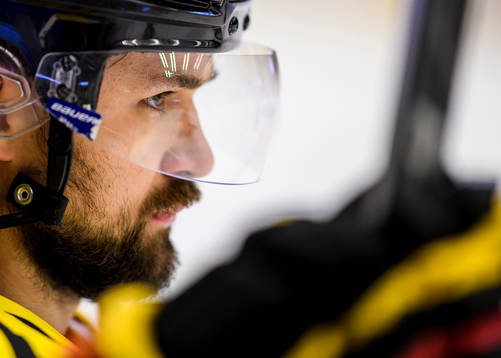 Brynäs Johan Alcén på uppvärmningen