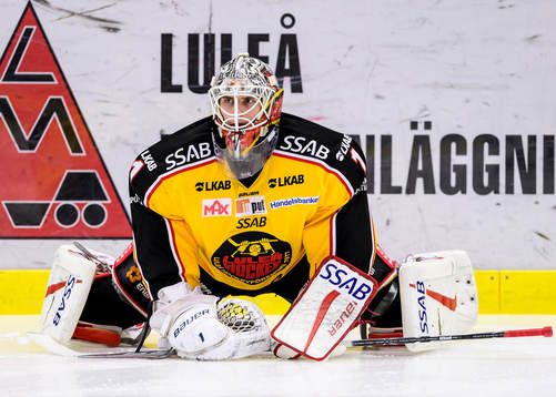 Luleås målvakt Oscar Masiello på uppvärmningen