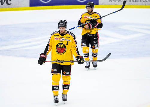 Luleås Brendan Mikkelson (v) och Craig Schira (h) deppar