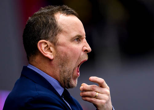 Brynäs tränare Thomas Berglund gäspar