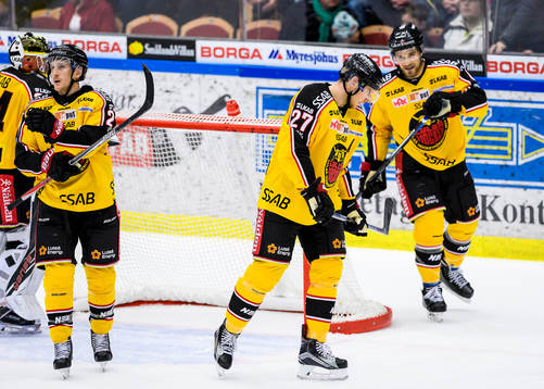 Luleås Bill Sweatt (v) och Brendan Mikkelson (m) deppar
