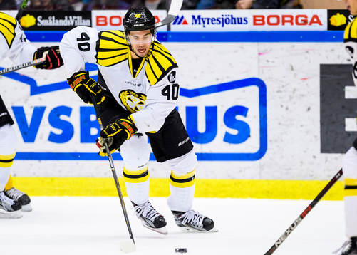 Brynäs Jesper Jensen med pucken