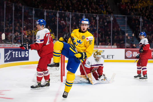 Sveriges Jonathan Dahlén jublar