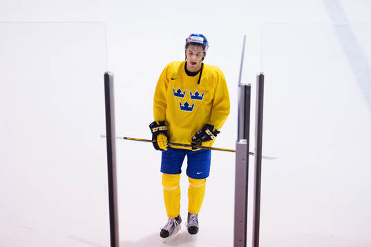 Filip Ahl på Sveriges ishockeylandslags träning