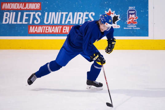 Jonathan Dahlén på Sveriges ishockeylandslags träning