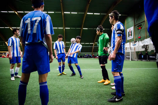 Spelare i Tomelilla IF värmer upp