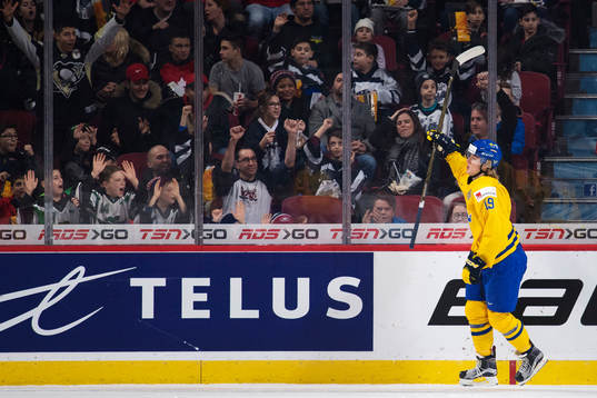 Sveriges Alexander Nylander jublar