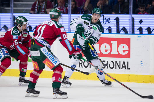Färjestads Per Åslund mot Frölundas Filip Westerlund och