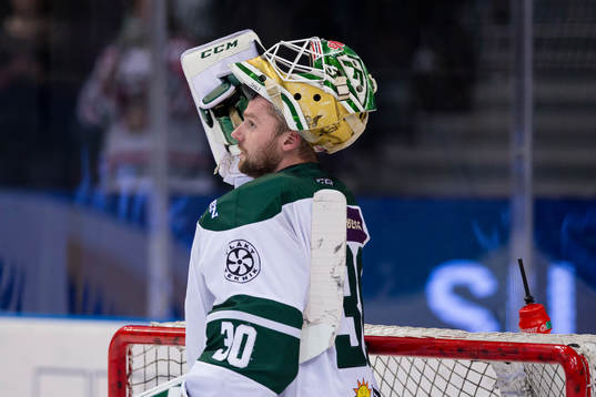Färjestads målvakt Lars Haugen deppar