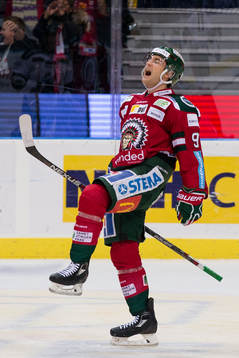 Frölundas Casey Wellman jublar