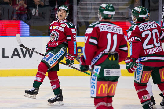 Frölundas Casey Wellman jublar