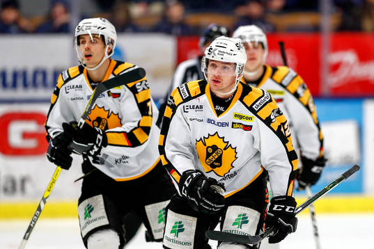 Skellefteås Adam Pettersson jublar