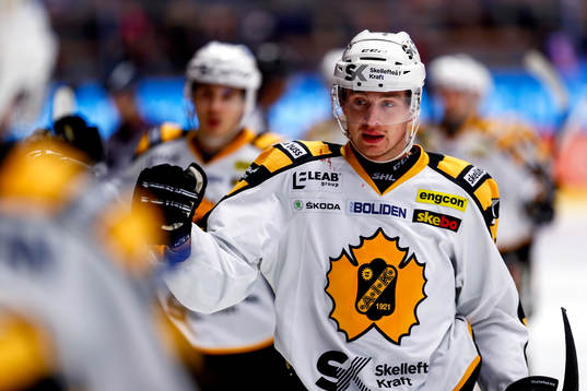 Skellefteås Adam Pettersson jublar