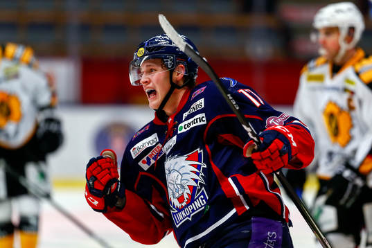 Linköpings Henrik Törnqvist jublar