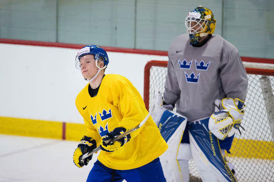 Carl Grundström på Sveriges ishockeylandslags träning