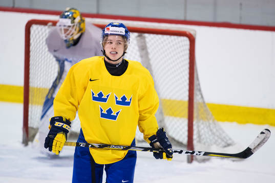 Tim Söderlund på Sveriges ishockeylandslags träning