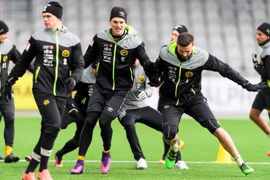 Elfsborgs Jörgen Horn och målvakt Kevin Stuhr Ellegaard