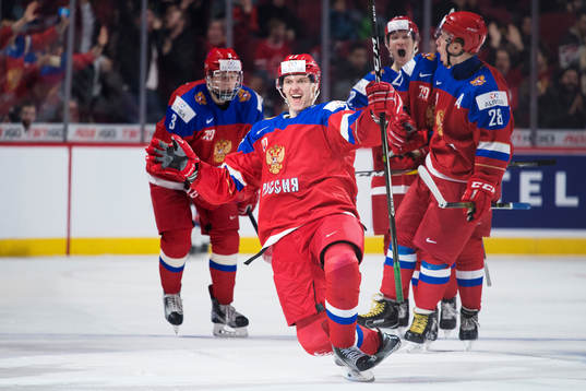 Rysslands Denis Guryanov jublar