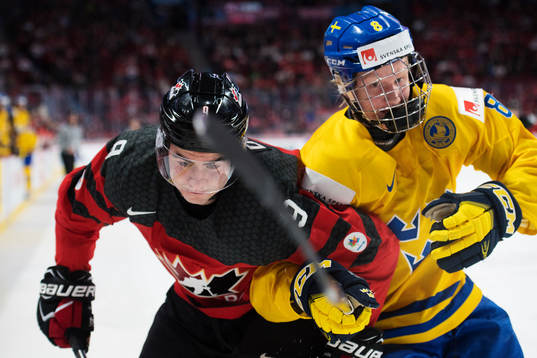 Kanadas Dillon Dube och Sveriges Rasmus Dahlin
