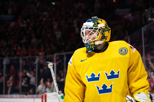 Sveriges målvakt Felix Sandström
