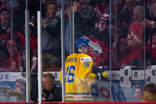 Sveriges Carl Grundström blir utvisad i slutet av första