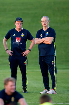 Den svenska tränarstaben Janne Andersson och Lars