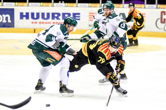 Färjestads Tomas Skogs och Brynäs Daniel Mannberg