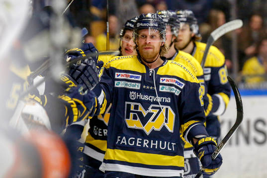 s Mattias Tedenby jublar