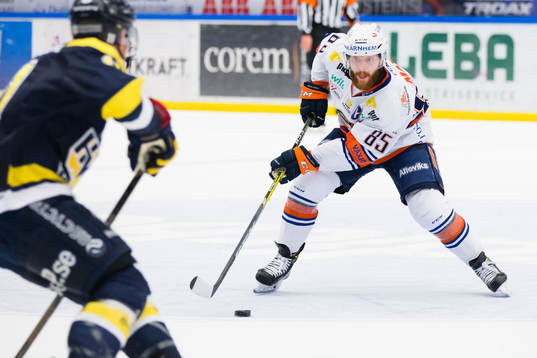 s Simon Önerud mot Växjös Liam Reddox
