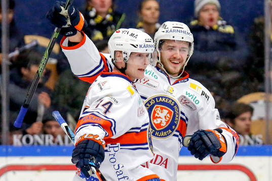 Växjös Olli Palola jublar