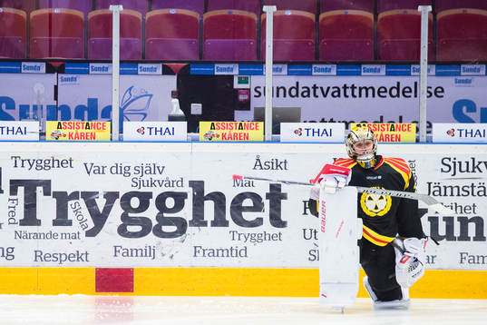 Brynäs målvakt Jonas Johansson före ishockeymatchen i