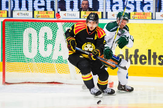 Brynäs Lukas Kilström och Färjestads Alexander Johansson
