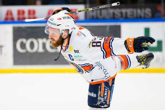 Växjös Liam Reddox jublar mot publiken