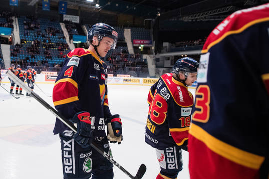 Djurgårdens Marcus Högström värmer upp
