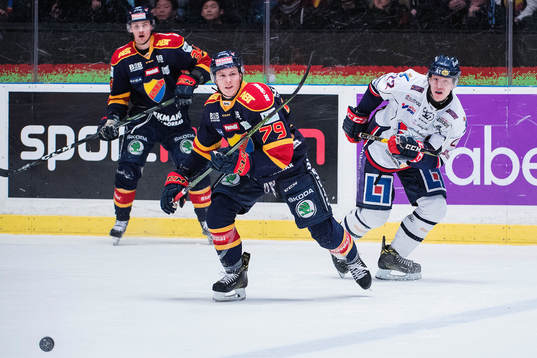 Djurgårdens Patrik Lundh och Daniel Brodin (tv) mot