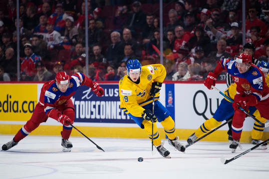 Rysslands Kirill Urakov och Yakov Trenin jagar Sveriges